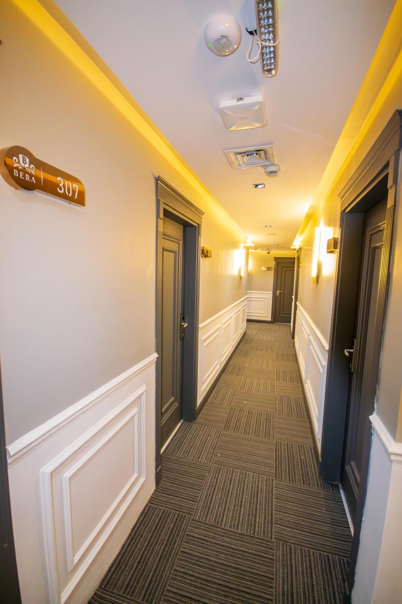 Bera Airport Hotel Arnavutkoy Екстер'єр фото
